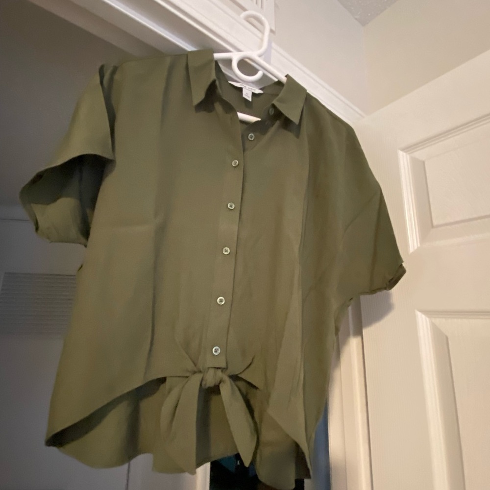 Womens cropped tie shirt
